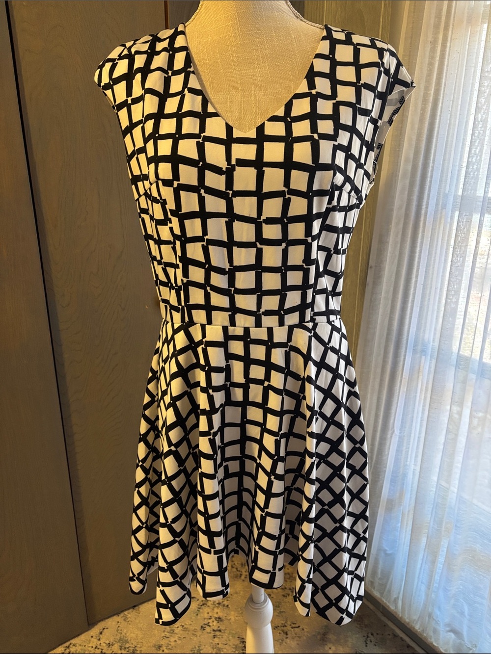Macys Bar III Dress Geometric Fit and Flare Stretch Black and White V Neck Zip
